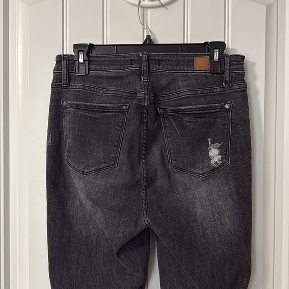 JUDY BLUE - BLACK BUTTON DISTRESSED FLY JEANS - Size 9/29 - Gently Used!! - Picture 8 of 12